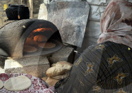 Gazans manufacture clay ovens for cooking