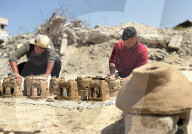 Gazans manufacture clay ovens for cooking