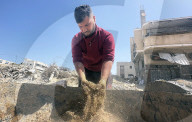 Gazans manufacture clay ovens for cooking
