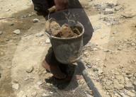 Gazans manufacture clay ovens for cooking