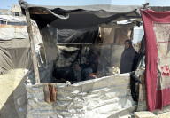 Gazans manufacture clay ovens for cooking
