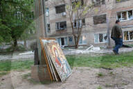 Russian troops launch massive overnight strike on Kyiv