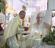 Tribute To Pope Francis In Kolkata, India