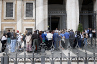 Line To Visit Pope Francis Tomb At Santa Maria Maggiore Basilica