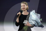 Mia Wasikowska Awarded At Off Camera Festival In Poland