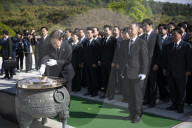 Lee Jae-myung, Democratic Party Presidential Candidate, Begins Campaign With Visit To National Cemetery