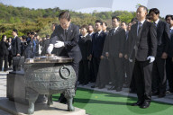 Lee Jae-myung, Democratic Party Presidential Candidate, Begins Campaign With Visit To National Cemetery