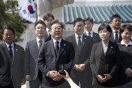Lee Jae-myung, Democratic Party Presidential Candidate, Begins Campaign With Visit To National Cemetery