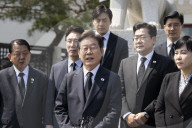 Lee Jae-myung, Democratic Party Presidential Candidate, Begins Campaign With Visit To National Cemetery