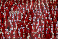NEWS - Kardinäle in Rot während des Begräbnisses von Papst Franziskus auf dem Petersplatz