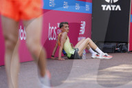 Fun runners and dinosaurs: London runs its marathon 2025
