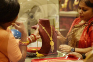 Gold jewelry shopping in India