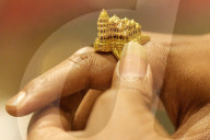 Gold jewelry shopping in India