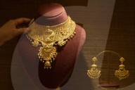 Gold jewelry shopping in India