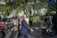 Pam Bondi  Walking To A Interview At The White House 