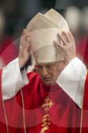 NEWS - Kardinäle an der Messe am dritten von neun Trauertagen für den verstorbenen Papst Franziskus im Petersdom