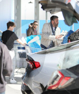 Ben Affleck kauft bei IKEA ein und bereitet sein neues Haus in Brentwood vor