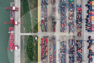 China Total Import And Export of Services Increases in Q1 2025