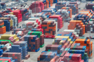 China Total Import And Export of Services Increases in Q1 2025