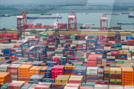 China Total Import And Export of Services Increases in Q1 2025