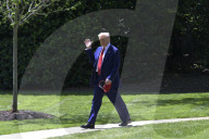 DC: President Trump hold a White House departure