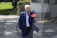 DC: President Trump hold a White House departure