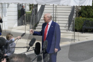 DC: President Trump hold a White House departure