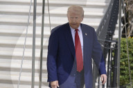 DC: President Trump hold a White House departure