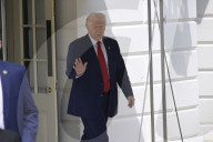 DC: President Trump hold a White House departure