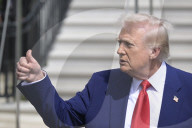 DC: President Trump hold a White House departure
