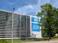 Smartflower Compact Photovoltaic System Of Technical University Of Munich