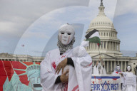 DC: Silent Protest Marks Trump's 100th Day In Office