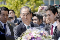 Han Duck-soo Holds Press Conference To Declare Presidential Run