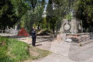 Exhumation of Soviet burials at Hill of Glory in Lviv 