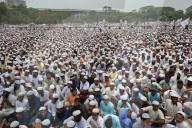 Dhaka: Islamist Coalition Group Protests Discrimination