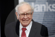 Warren Buffett Shocks Shareholders By Announcing Intention To Retire