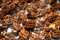 Kashmir Walnut - Popular Dry Fruit In India - Edible Seeds - Akhrot