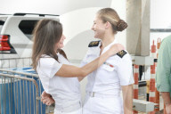 Letizia besucht Leonor bei der Ankunft des Ausbildungsschiffes "Juan Sebastián de Elcano" in Panama