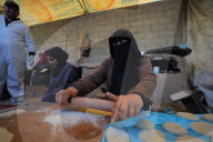 Gaza women bake bread in refugee camp