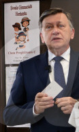 Romania Goes To Polls For 1st Round Of Presidential Elections