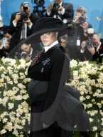 PEOPLE - Rihanna schwanger an der MET Gala 2025