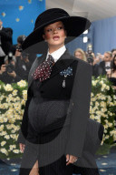 PEOPLE - Rihanna schwanger an der MET Gala 2025