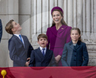 Die britische Königsfamilie bei den Feierlichkeiten zum 80. Jahrestag des VE-Days