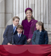 Die britische Königsfamilie bei den Feierlichkeiten zum 80. Jahrestag des VE-Days