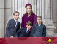 Die britische Königsfamilie bei den Feierlichkeiten zum 80. Jahrestag des VE-Days