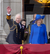 Die britische Königsfamilie bei den Feierlichkeiten zum 80. Jahrestag des VE-Days