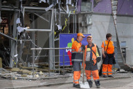 Russia bombs Kyiv, targets residential areas