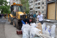 Russia bombs Kyiv, targets residential areas