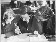 VE Day: Die Rolle der Frau in Kriegszeiten in Bildern des Women’s Auxiliary Air Force Corps der britischen Luftwaffe