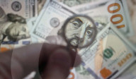 Dollar Falls To R$5.68 With Progress In US-UK Agreement And Increase In Selic